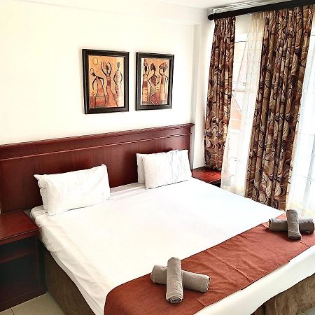 Emakhosini Self-Catering Apartments เดอร์บัน ภายนอก รูปภาพ