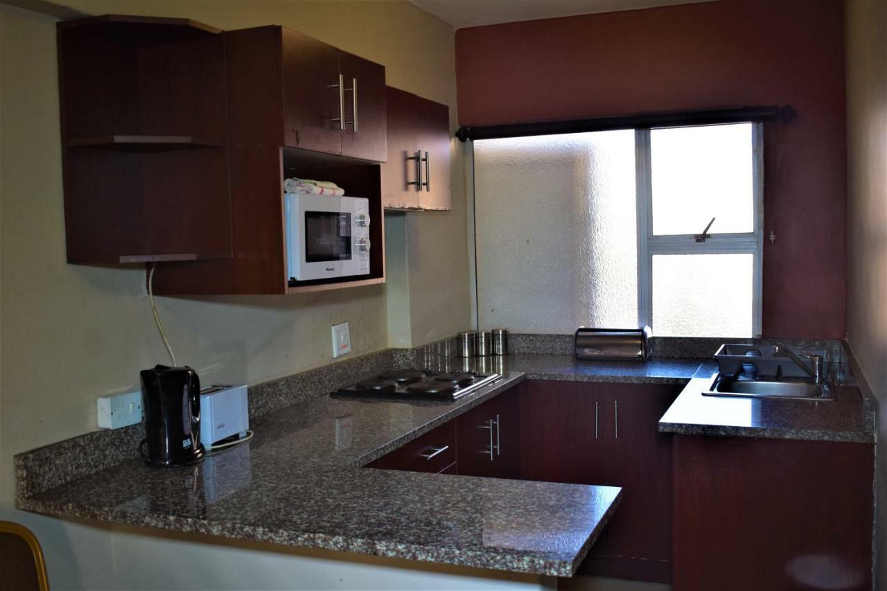 Emakhosini Self-Catering Apartments เดอร์บัน ภายนอก รูปภาพ