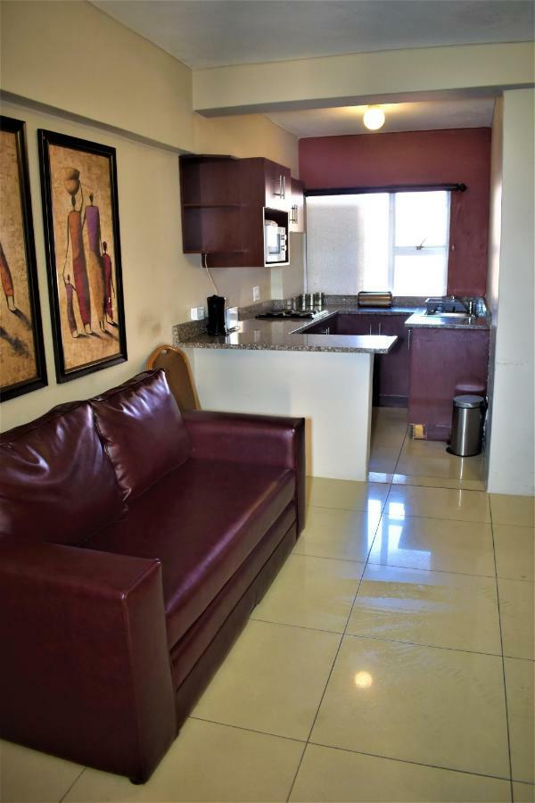 Emakhosini Self-Catering Apartments เดอร์บัน ภายนอก รูปภาพ